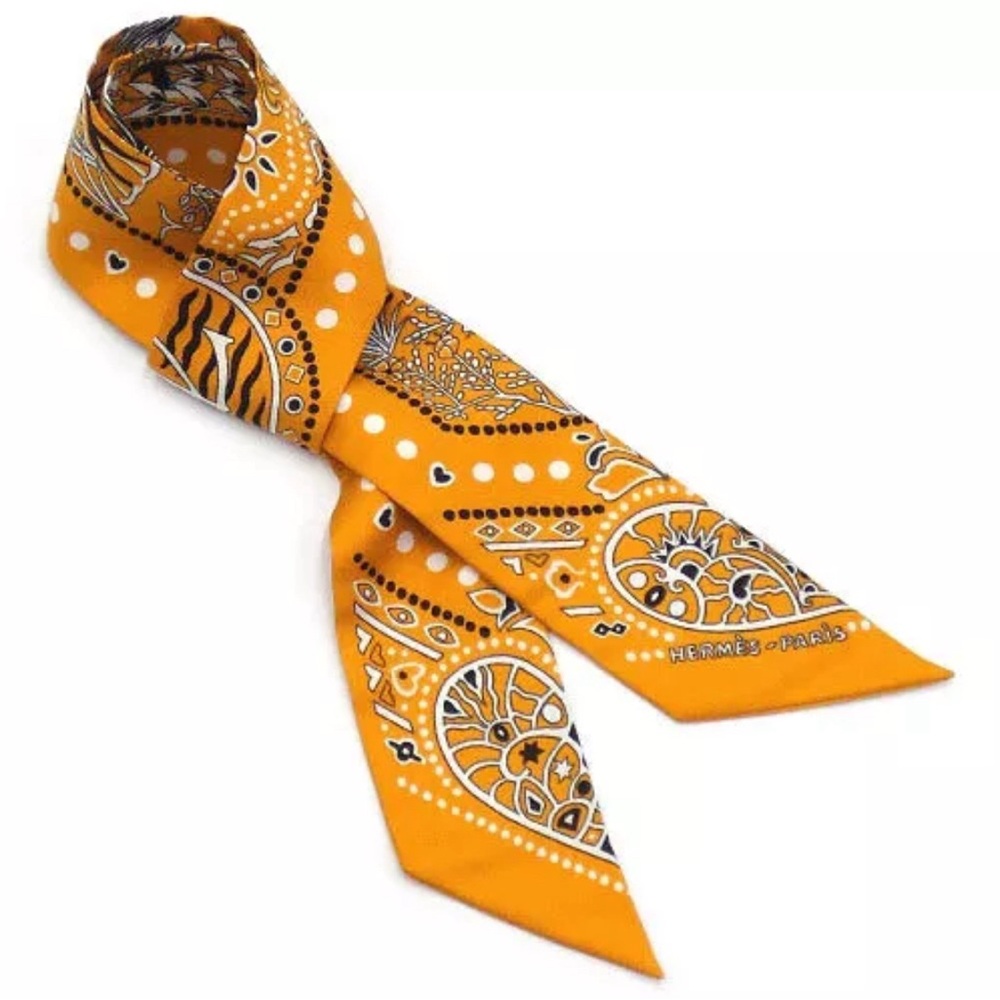 Hermes Rare Collector Scarf Silk Twilly
Entre Ciel Et Mer Bandana Pattern Orange